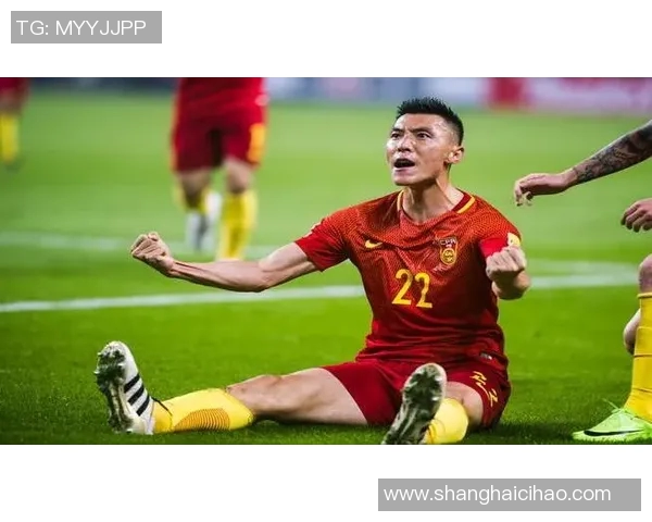 足球明星拉圭的职业生涯与成就揭秘及其对足球的影响分析 足球明星拉圭的职业生涯与成就揭秘及其对足球的影响分析