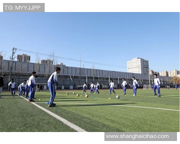 探讨体育课程性质对学生全面发展的影响与重要性分析